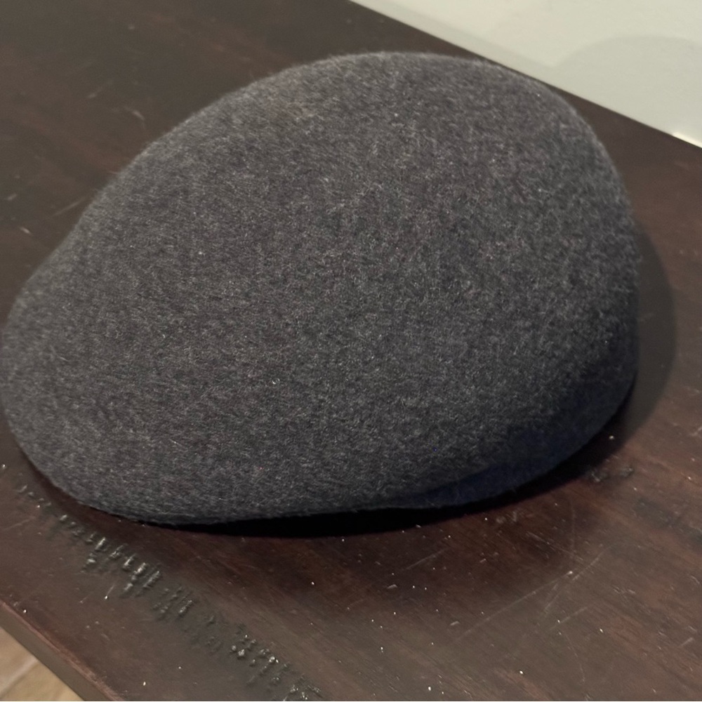 Men's Charcoal Wool Flat Cap - Sleek Driver Style